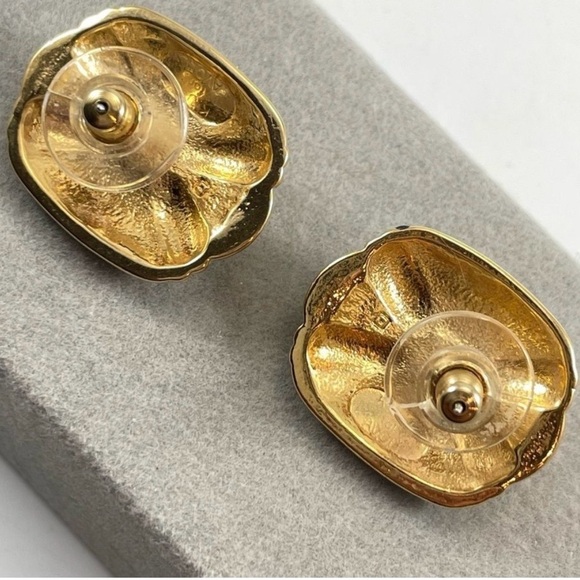 Vintage Kenneth Jay Lane for Avon Green Glass Cabochon Earrings - Picture 5 of 7